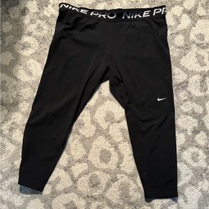 Nike Pro Cropped Leggings with Mesh leg detail